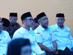 Gubernur Sulawesi Barat Salurkan Paket Sembako untuk Masyarakat pada Safari Ramadan