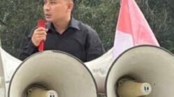 Terkait Pilkades, Warga Menggelar Aksi Blokade Jalan Utama dan Ancam Lapor ke Ombusdman